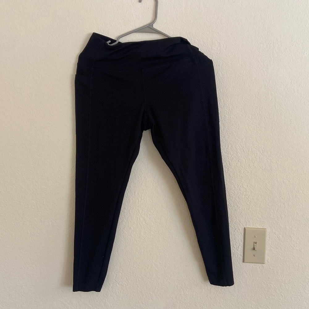 Danskins Women’s Capri Legging